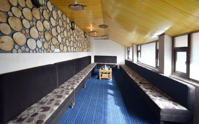 OYO Rooms Model Town
