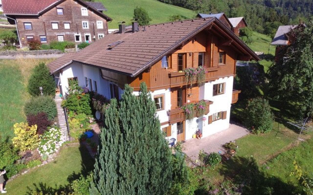 Charming Mansion Near Ski Area In Burserberg