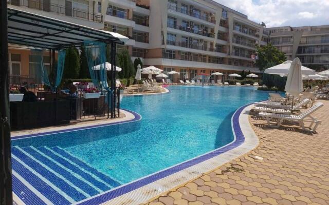 Grand Kamelia Holiday Apartments