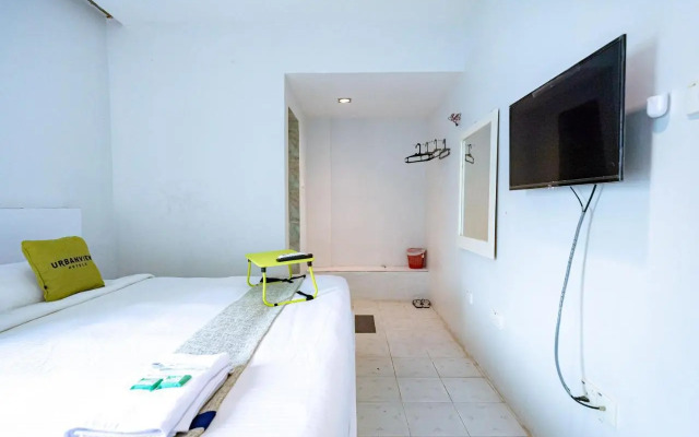 Urbanview Hotel Crystal Nagoya Batam by RedDoorz