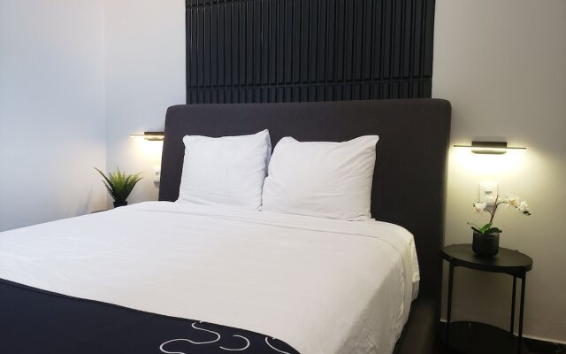 Singular Polanco Goldsmith