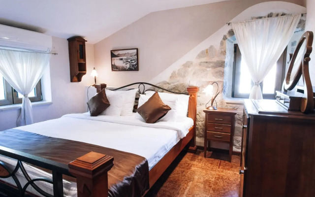 Galathea Hotel