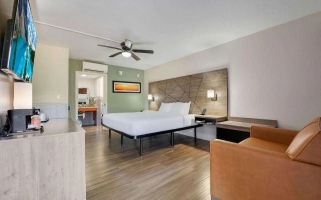 Quality Inn & Suites Airport/Cruise Port Hollywood