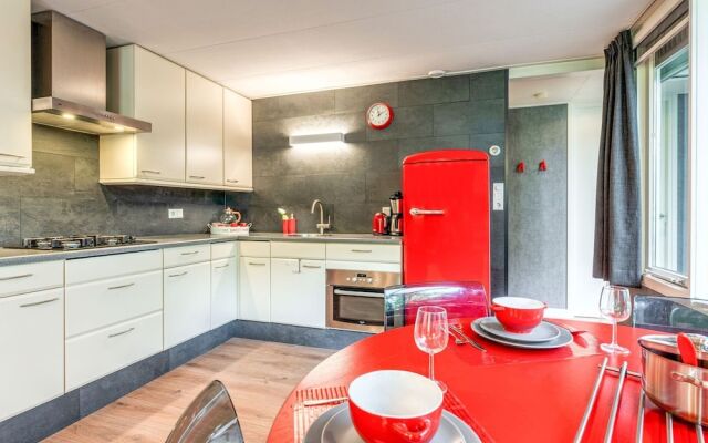 Quaint Bungalow in Uden With Fenced Garden, Sauna, Terrace