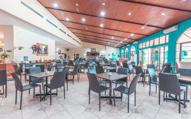 Capital O 1662 Ole Suites Hotel