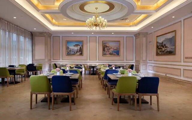 Vienna Hotel Jiangsu Zhangjiagang Passenger Terminal Station