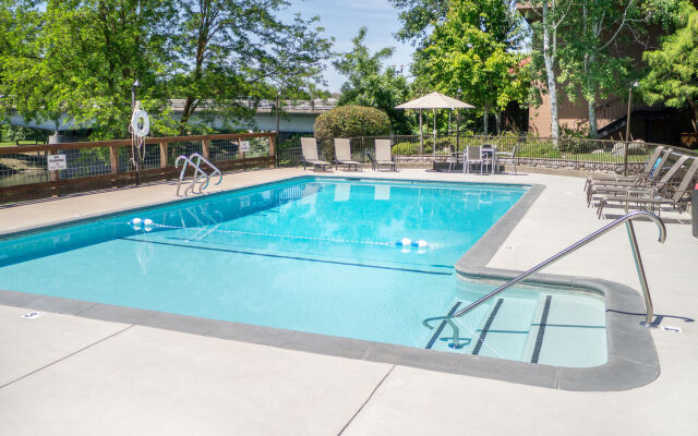 The Lodge at Riverside