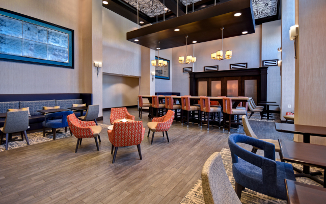 Hampton Inn & Suites Kalamazoo - Oshtemo