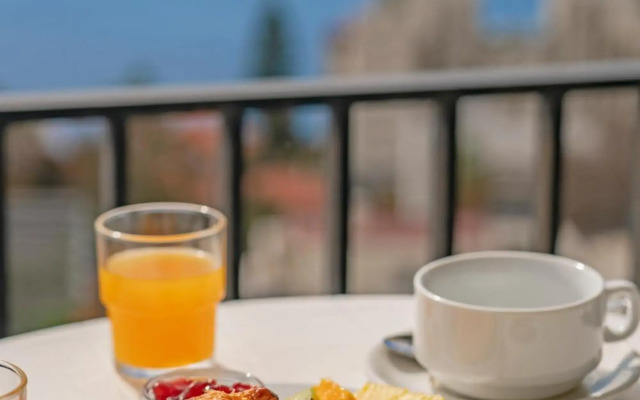 Dorisol Buganvilia Studio Hotel