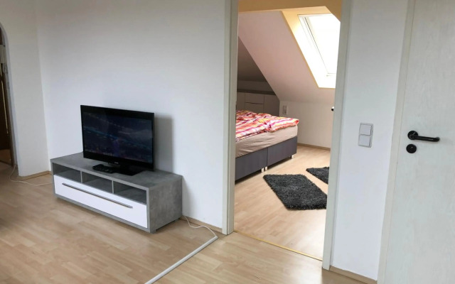 Kuschelige Dachgeschosswohnung am Clarapark