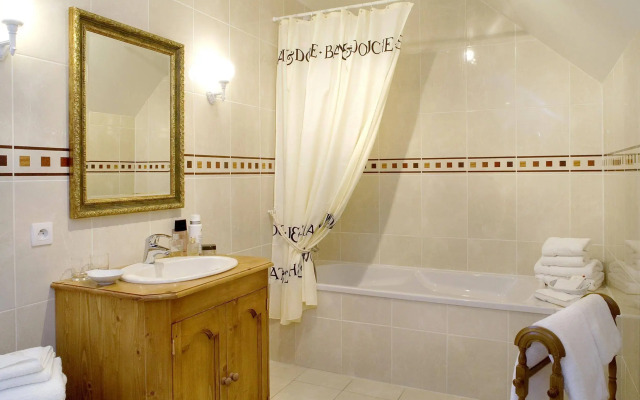 Le Fleuray Hotel & Restaurant