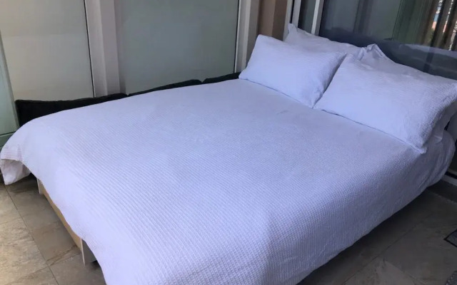 Westone Suite710-hosted by Sweetstay