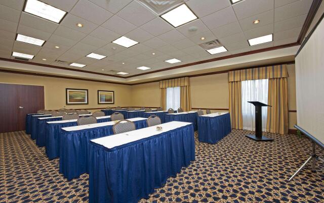 Hampton Inn & Suites Indianapolis-Airport