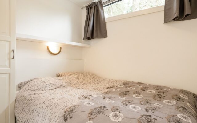 Secluded Bungalow in Laag-soeren With Garden