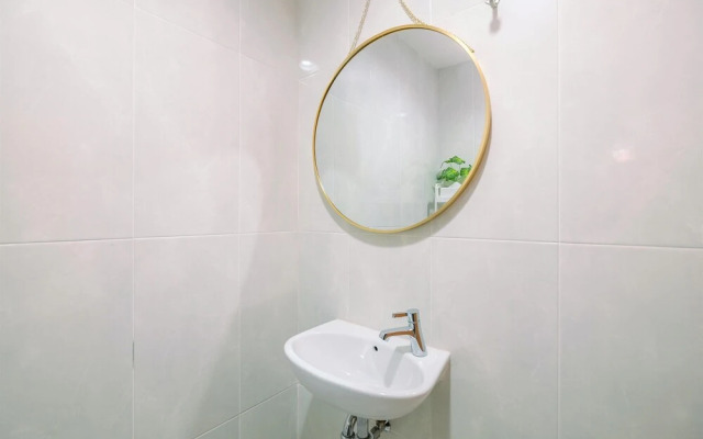 Warm And Cozy Studio Evenciio Apartment Margonda Near Ui