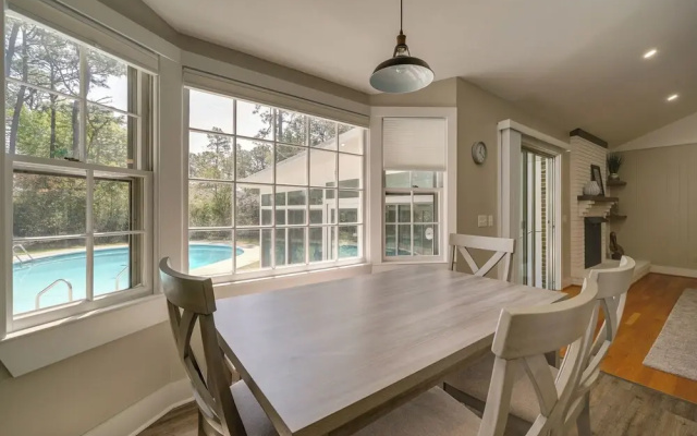 Wilmington Rental ~ 4 Mi to Wrightsville Beach!