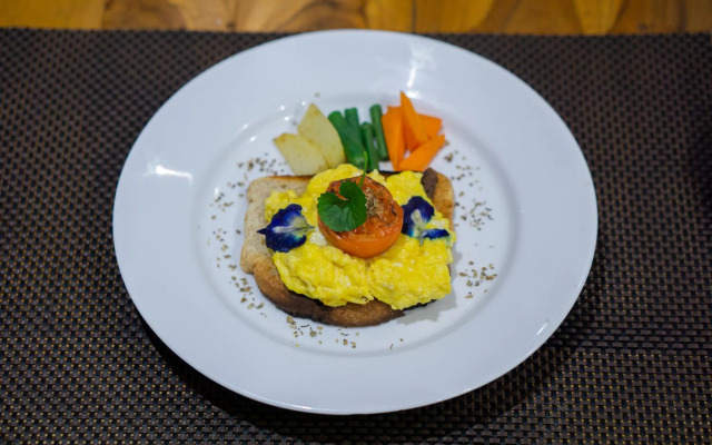 Ayu Sari Guesthouse by Mahaputra