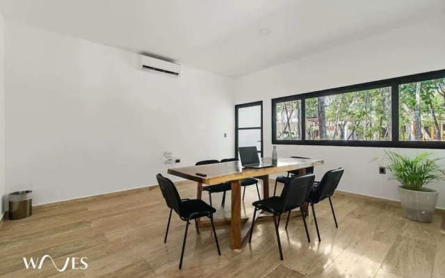 Spacious Loft W/garden View Pool + Jacuzzi GYM