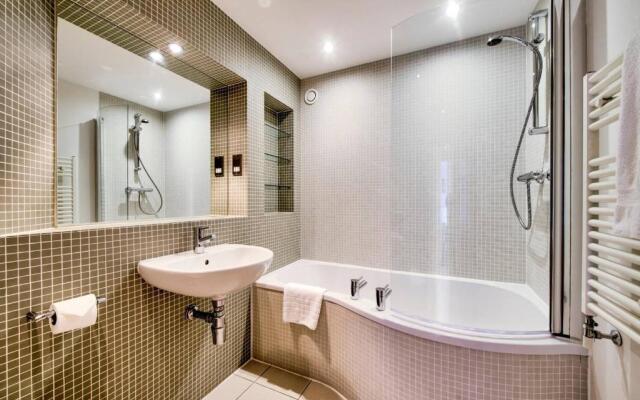 ALTIDO Alluring 3BR apt near the centre with parking
