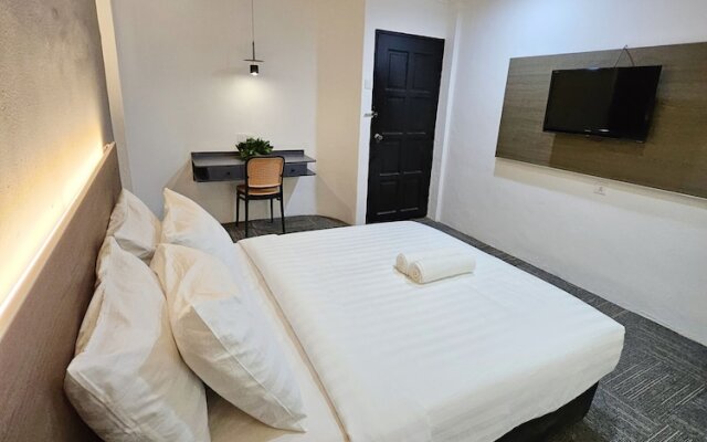 Luna Hotel by Moonknight
