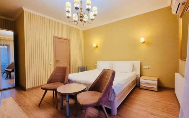 Altyn Hotel