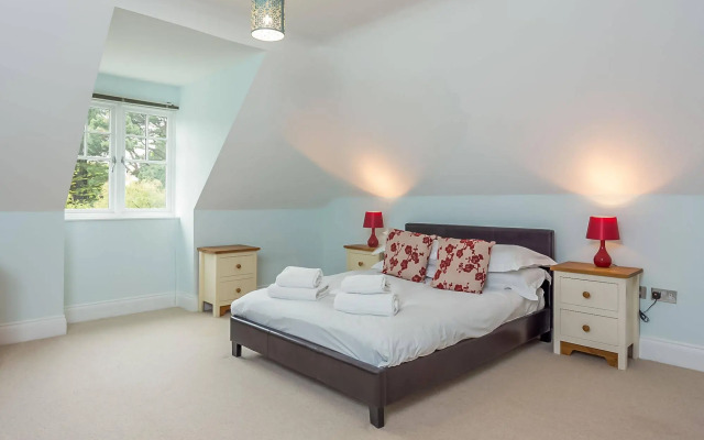 Quay Holidays - Canford Cliffs