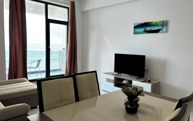 Apartament Panoramic Front View