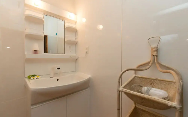 South Window Onna-son