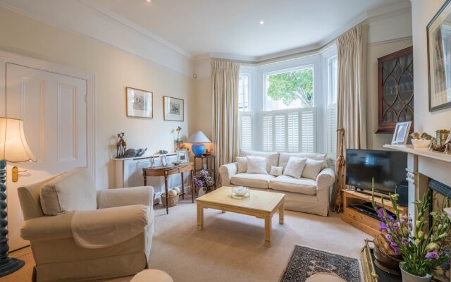 Stunning Wandsworth Home close to the River Thames