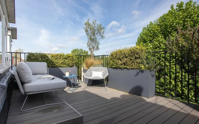 Bassett Road XII by Onefinestay