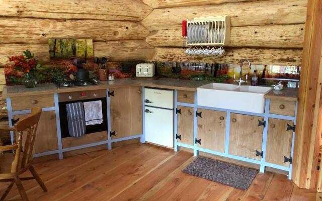 Coed y Marchog Woodland Retreat