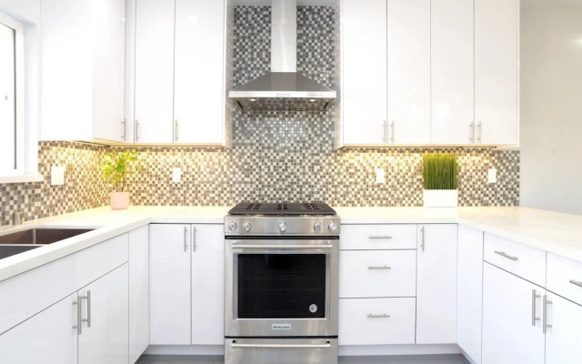 Bright Spacious Family House Near Universal Studios
