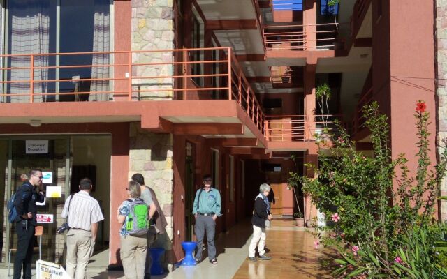 Zan-Seyoum Hotel