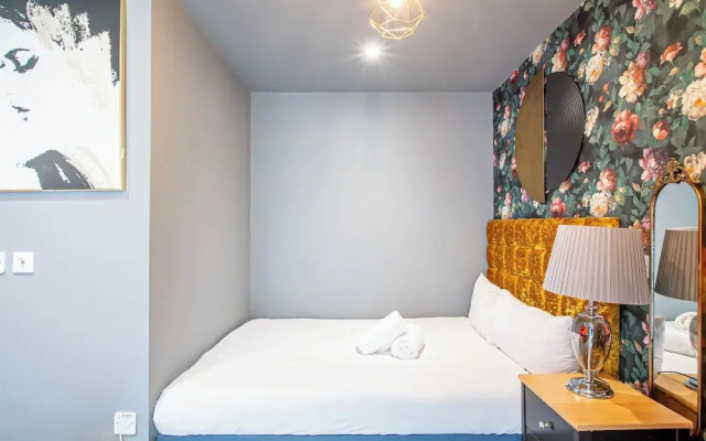 Bright and Spacious Studio in Sheffield Centre