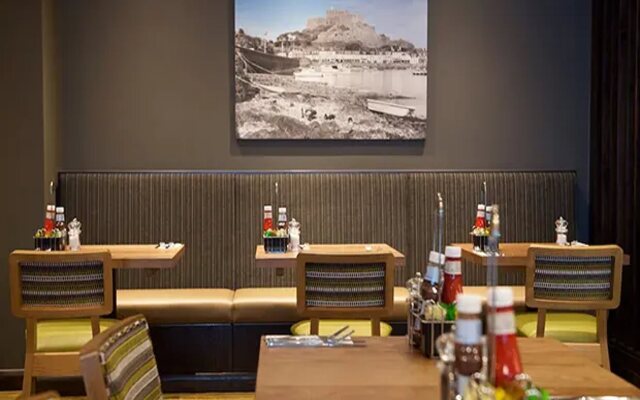 Premier Inn Jersey St Helier (Charing Cross)