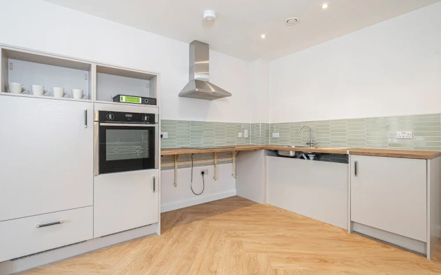 Quiet Luxe Escape 65s Only