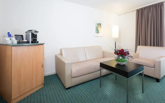 Apart-Hotel Operated By Hilton