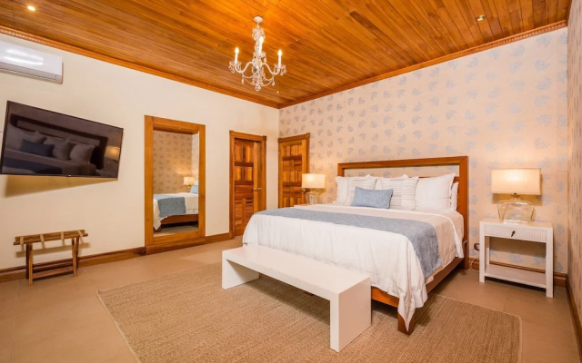 Blue Jewel Oceanfront Private Villa