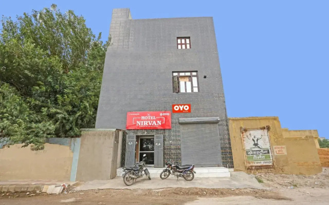 OYO Hotel Nirvan Near Jahangirpuri Metro Station
