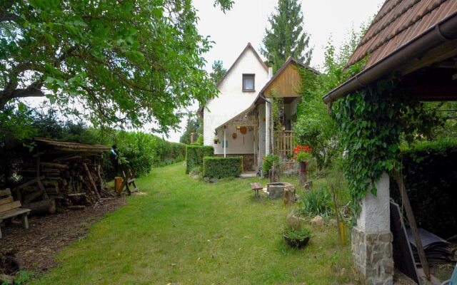 Lovely Apartment in Svinarov Czech Republic near Forest