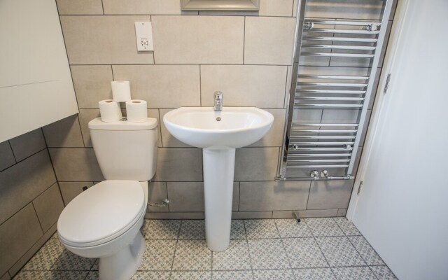 Short Stay Bristol - Two Mile Hill Apartment