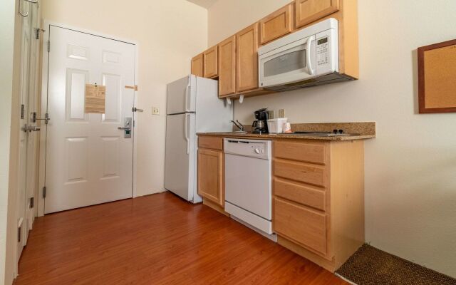 Holiday Inn Express & Suites Englewood Denver South by IHG