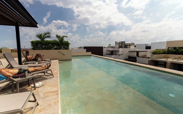 Luxurious Studio Rooftop Pool BBQ Gym