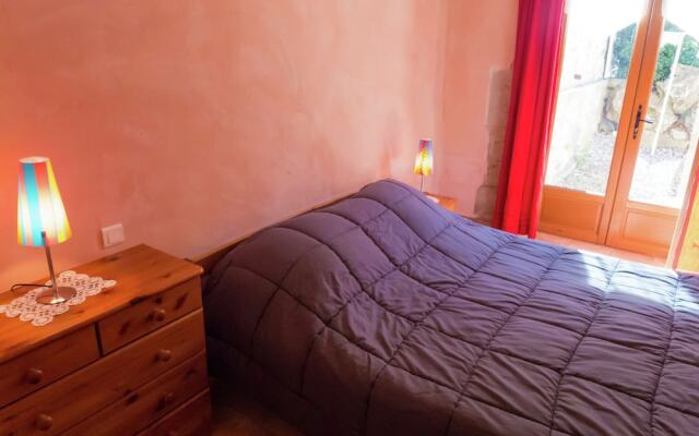 Stylish Villa in Fraissé-des-corbières With Swimming Pool