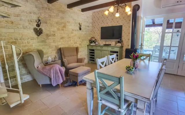 Holiday Home Dvori Dida Mile