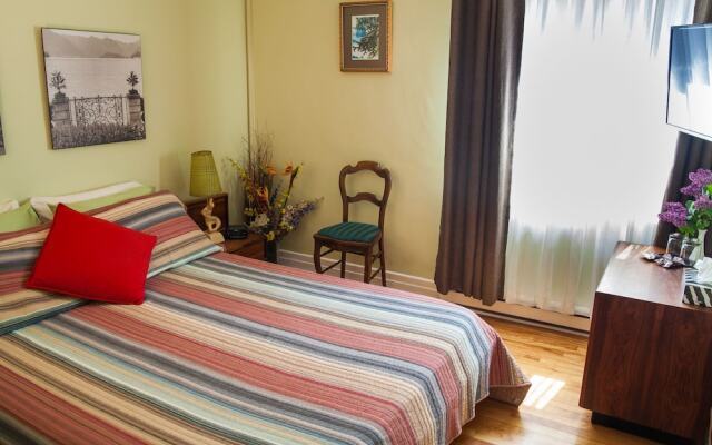 Maison Des Jardins B & B