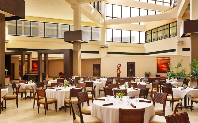 Sheraton Lisle Naperville Hotel