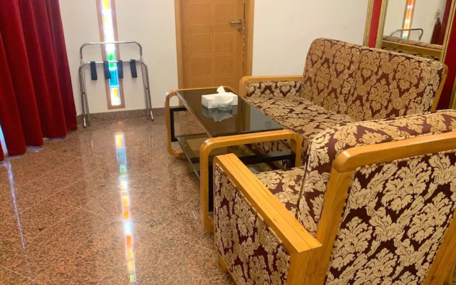 OYO 153 Qurum Heights Hotel