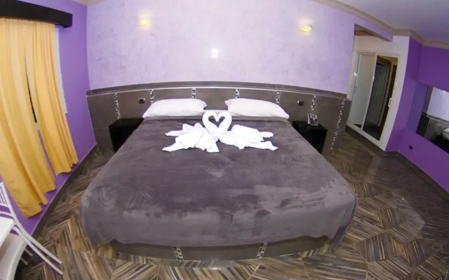 FrioHot Hotel