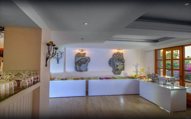 Korsan Ada Hotel